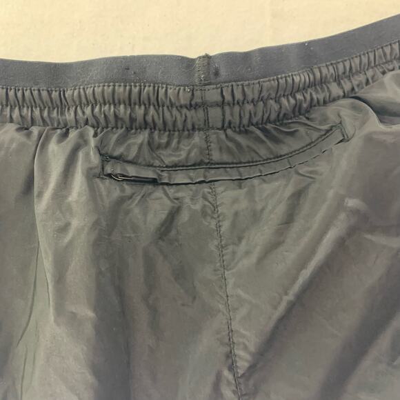 Nike Womens Black Training Shorts with Tights Interior Size Medium - Picture 4 of 6